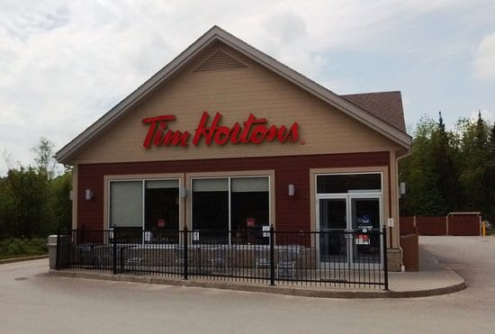 Installation de fermes de toits (truss) de TimHorton